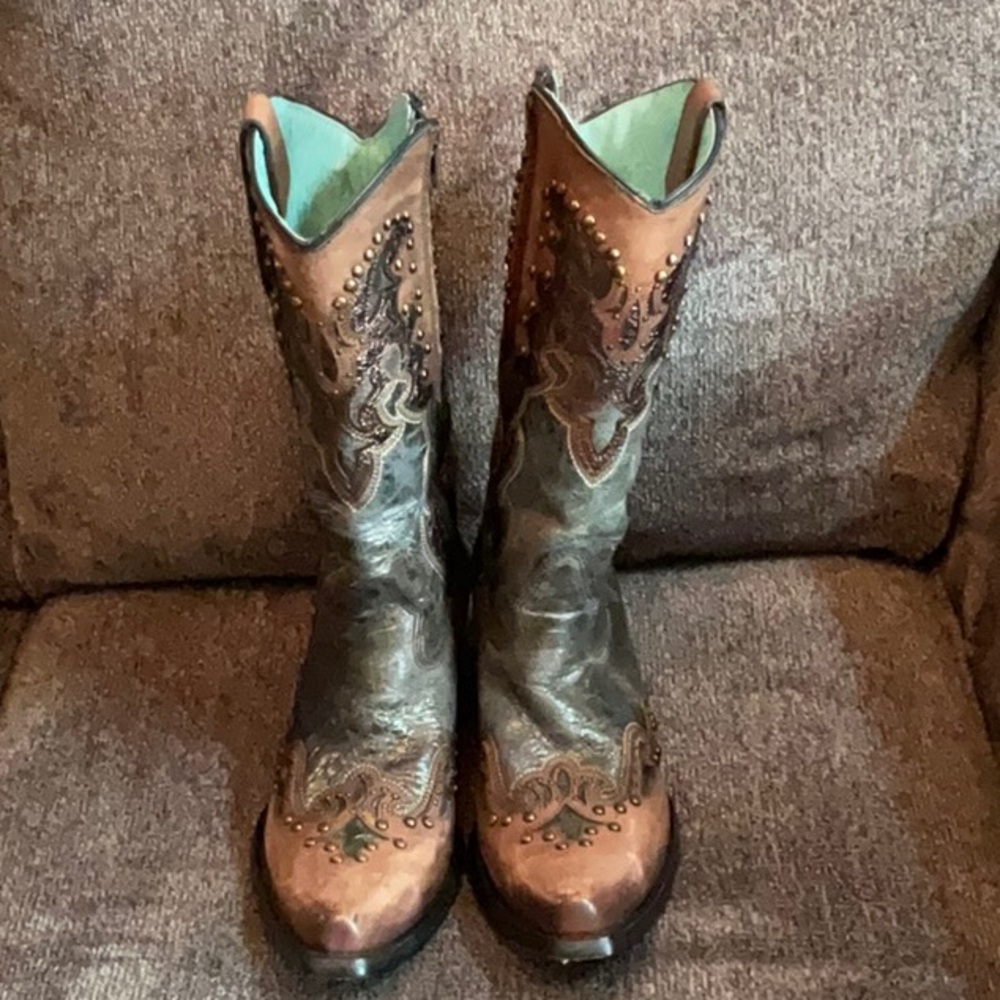 Corral Ladies Almond Laser Embroidery & Studs Zip Up Boots C3787